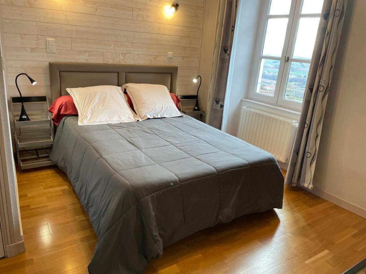 Auberge De Margot Usson Buitenkant foto